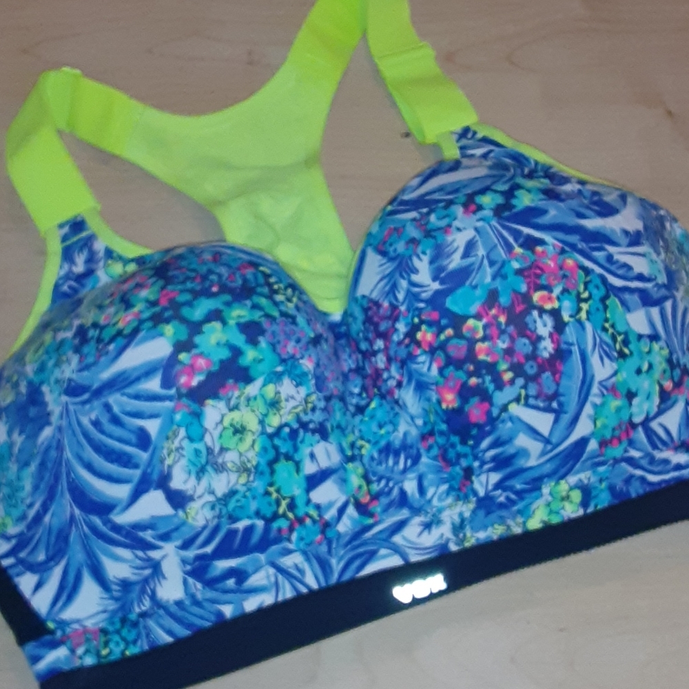 🤩🤩SOLD, DO NOT BUY🤩🤩VS sport bra